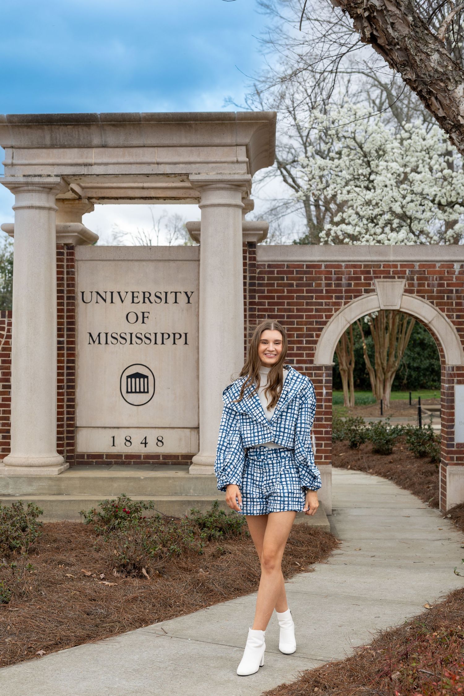 Senior portrait session outdoors in Mississippi
